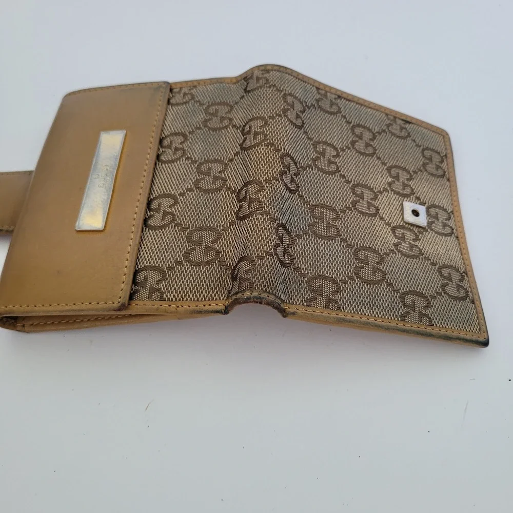 Gucci GG Canvas Bifold Compact Wallet Tan Leather Monogram 035-4463-2146 Vintage